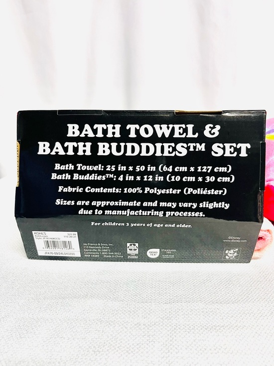 Disney Minnie Mouse Bath Towel and Bath Buddies Set with Minnie Mouse Pillow - Picture 4 of 7
